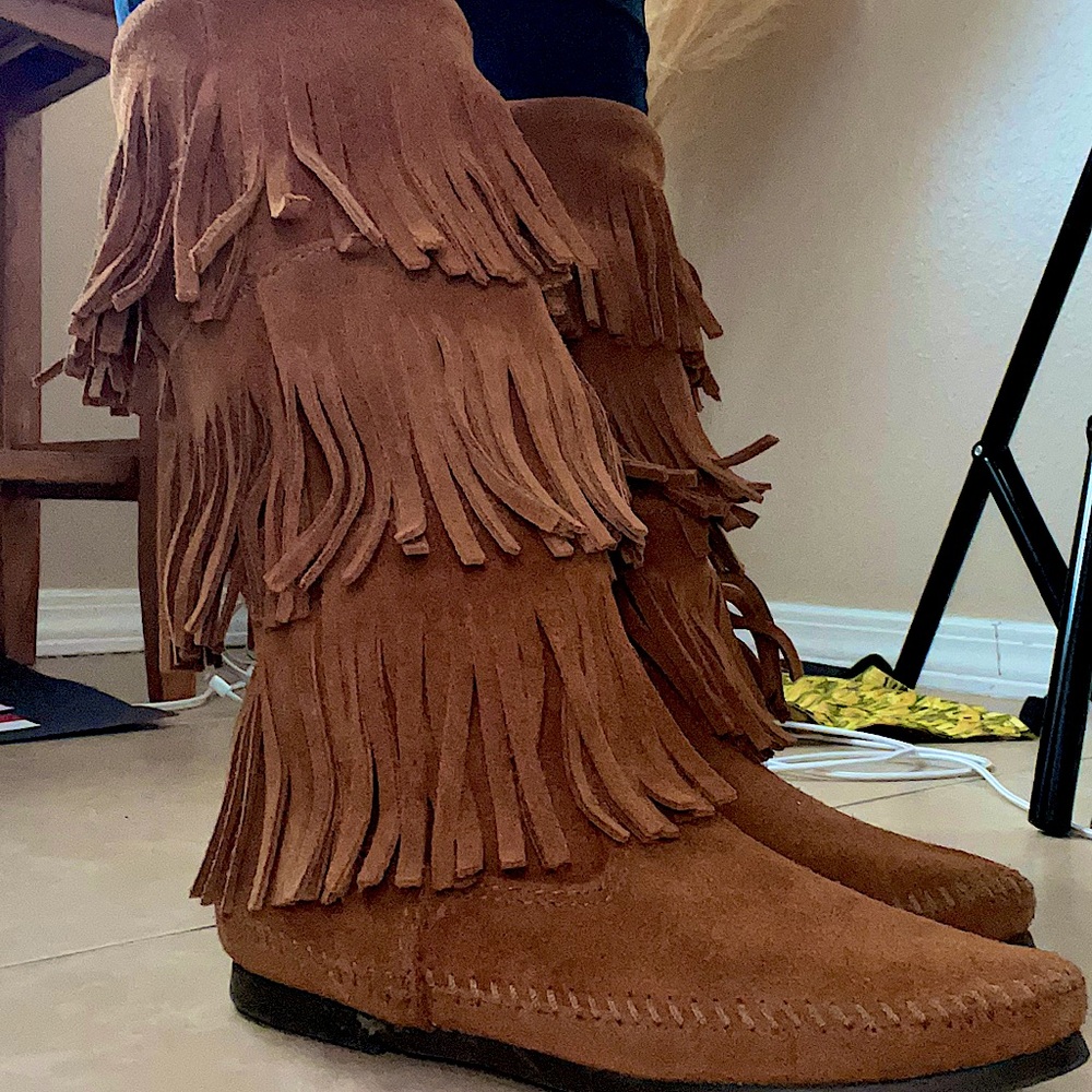 Minnetonka Fringe Moccasins